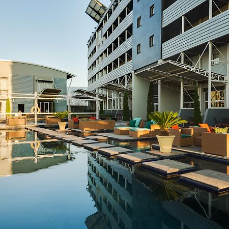 Protea Hotel By Marriott O R Tambo Airport Kempton Park Exterior foto