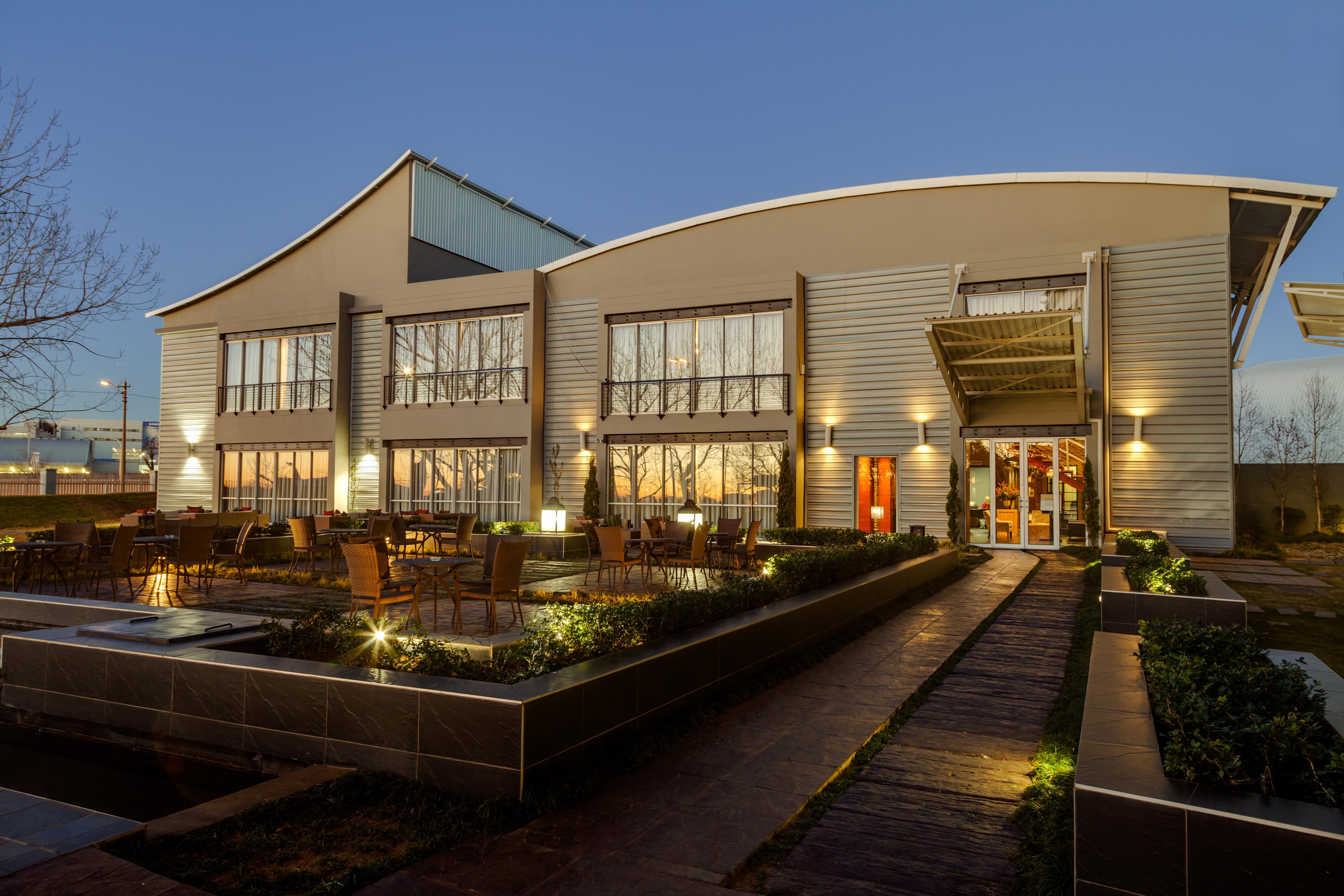 Protea Hotel By Marriott O R Tambo Airport Kempton Park Exterior foto