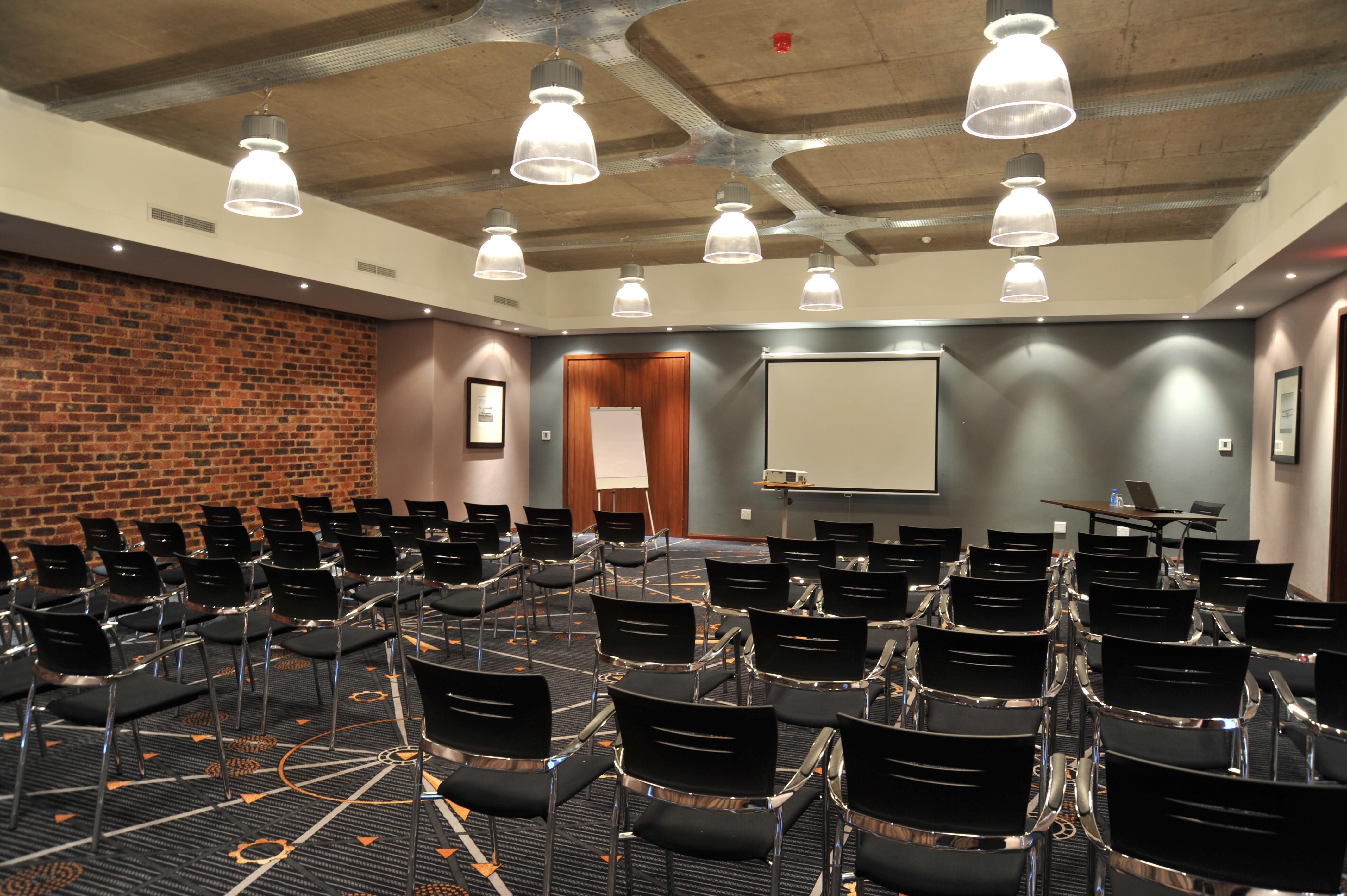 Protea Hotel By Marriott O R Tambo Airport Kempton Park Exterior foto